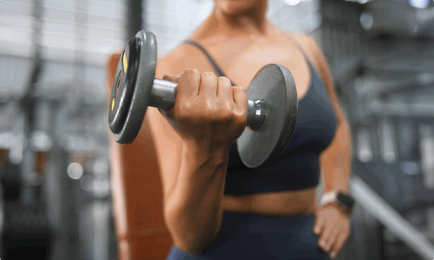 Tips Olahraga Di Rumah Dengan Dumbbell Ala Ibu Rumah Tangga