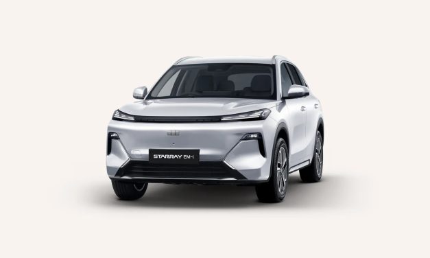 Geely Starray EM-i Dinobatkan Jadi The Best High SUV 5-Seater