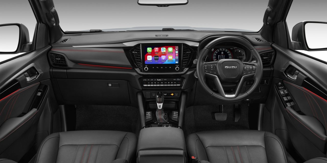 Penyegaran Isuzu MU-X Kini Dukung Fitur Wireless Apple CarPlay