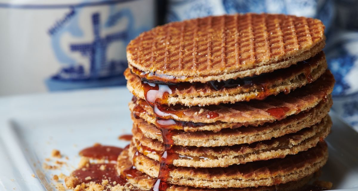 Stroopwafel Belanda, Gaufre Tipis Isi Karamel Teman Minum Kopi