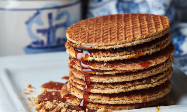 Stroopwafel Belanda, Gaufre Tipis Isi Karamel Teman Minum Kopi