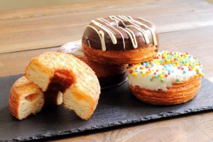 Cronut New York: Perpaduan Unik Adonan Croissant Dan Donat