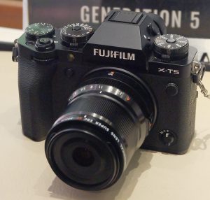 Fujifilm X-T5 Andalkan Sensor 40,2 MP Dan Stabilisasi 5 Sumbu