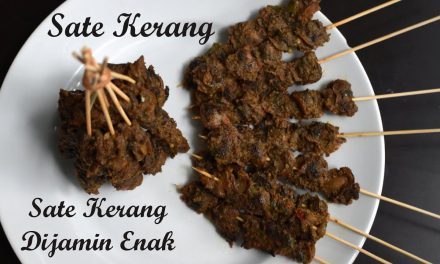 Menikmati Sate Kerang Khas Medan Berbumbu Kelapa Gongseng
