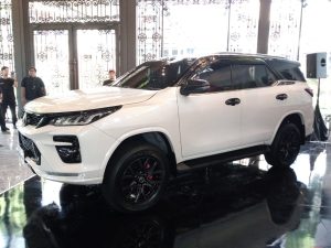Toyota Fortuner 2.8 GR Sport 4x4: Hadirkan Monotube Dampers