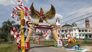 Hias Gapura Dan Promo Transportasi Umum Jelang 17 Agustus