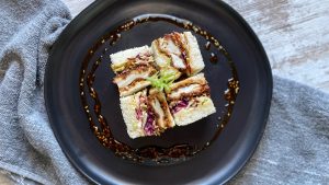 Katsu Sando Tokyo: Sandwich Daging Goreng Dan Shokupan