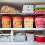 Trik Mencegah Es Krim Keras Saat Disimpan Di Freezer