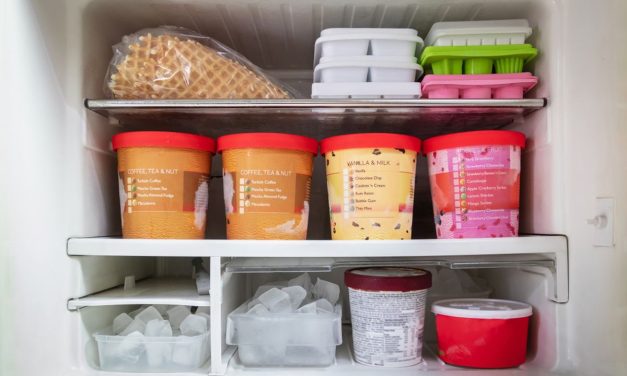Trik Mencegah Es Krim Keras Saat Disimpan Di Freezer