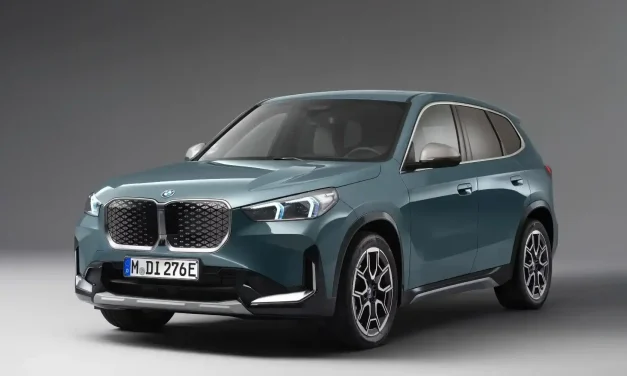 BMW iX1 eDrive20 Varian FWD Hadirkan SAV Listrik Ringkas