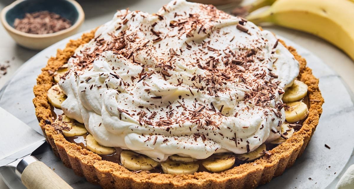 Menikmati Banoffee Pie Renyah Dengan Lapisan Pisang Segar