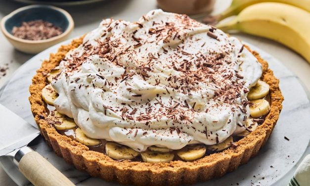 Menikmati Banoffee Pie Renyah Dengan Lapisan Pisang Segar