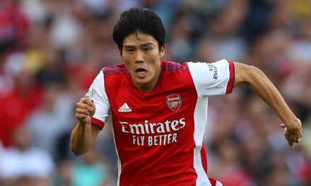 Takehiro Tomiyasu Siap Perkokoh Benteng Pertahanan Arsenal
