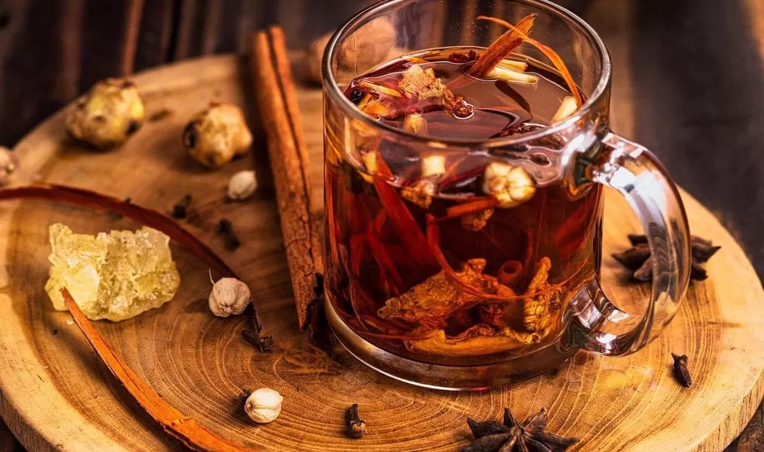 Minum Wedang Uwuh Khas Imogiri: Minuman Penghangat Tubuh