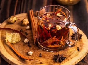 Minum Wedang Uwuh Khas Imogiri: Minuman Penghangat Tubuh